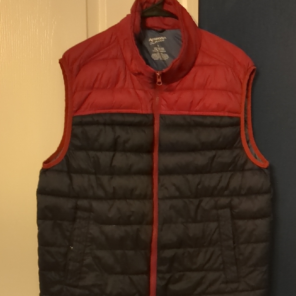 Arizona Jean Company Two-Tone Vest in Red and Black